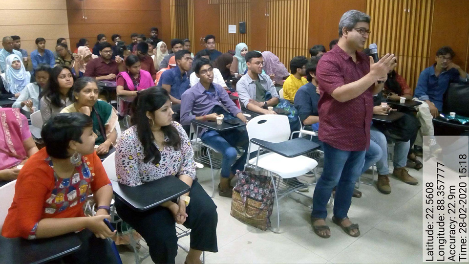 Audience interacting with Herr Peter Pannke during the Invited Lecture Session 